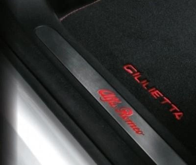 AlfaRomeoGiuliettaFrontKickPlateswithIlluminatedLogo