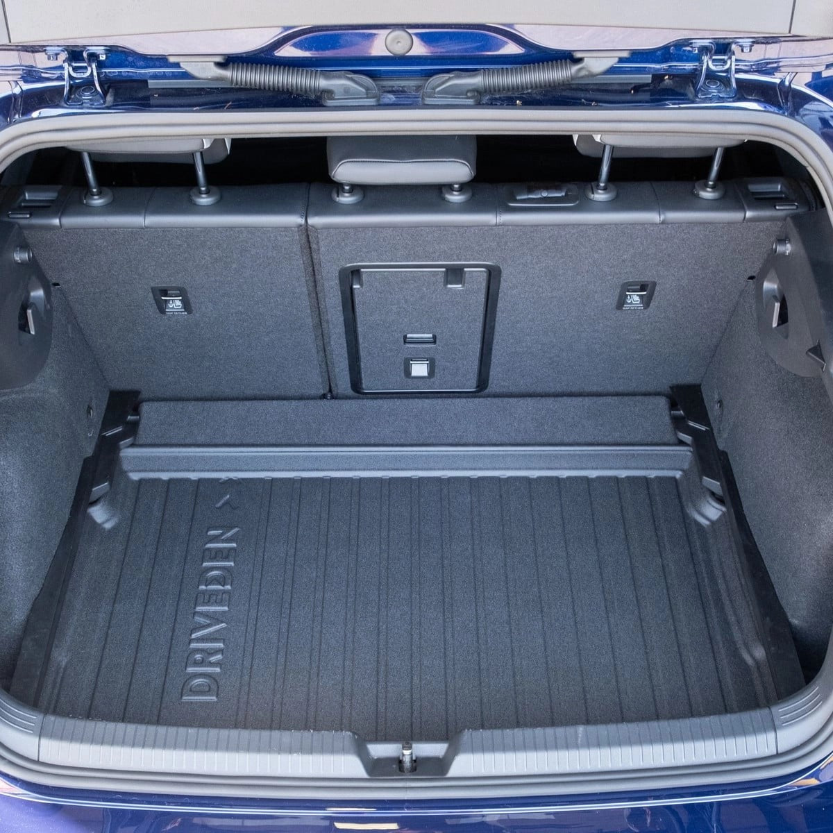 DriveDenCustom-FitRubberBootMattofitVolkswagenGolfHatchbackMk.82020-2026(withLoweredVariableHeightBootFloor)