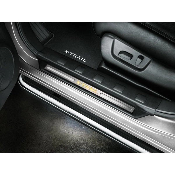 NissanIlluminatedFrontEntryGuards-X-Trail