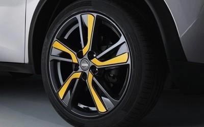 NissanJukeYellow(BEAV)LaminateAlloyWheelInsertsfromchassis#147869