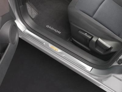 NissanQashqai(J10E)FrontDoorEntryGuards,Illuminated2006-2013