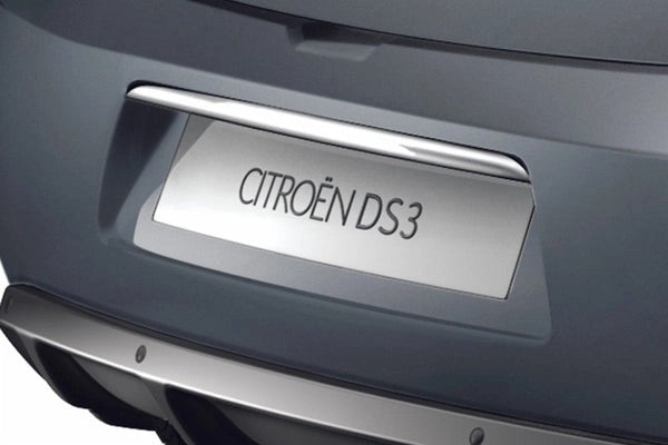 DSAutomobilesChromeStripAboveLicensePlate-DS3Crossback