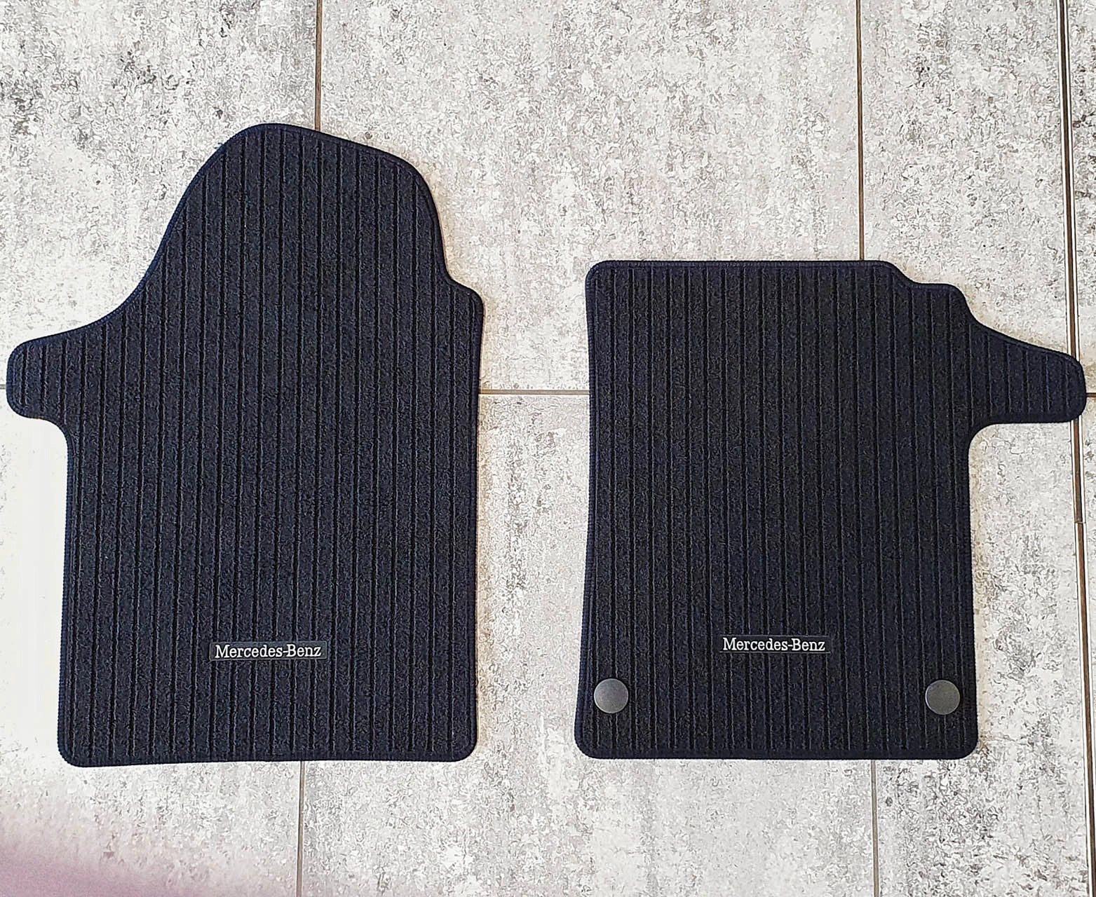 GenuineMercedes-BenzBlackRibbedCarpetMats-2-PieceFrontOnlyEQV,V-ClassVito