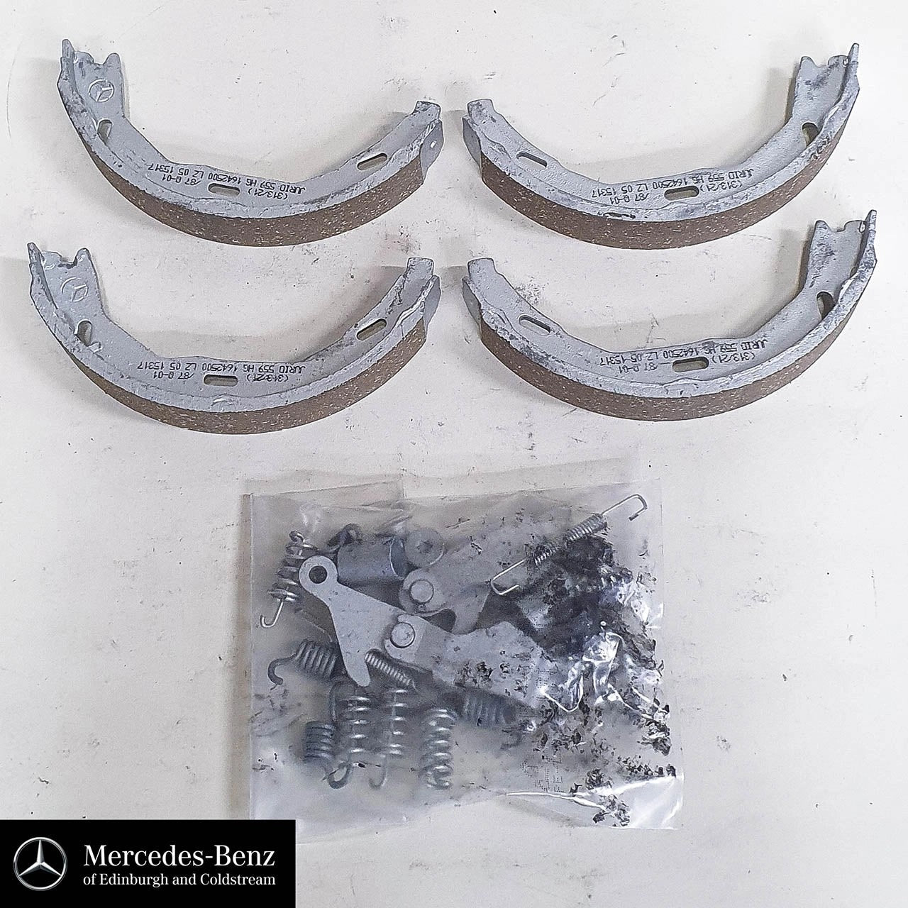 GenuineMercedes-BenzHandbrakeShoeKitIncl.FixingsCClass204Models