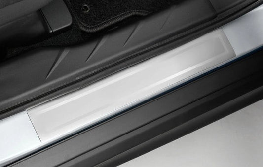 MitsubishiASXEntryGuards,Front