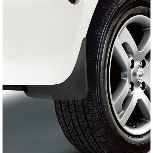 NissanRearMudguards-Cube