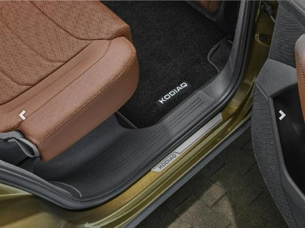 SkodaKodiaq2024onDecorativedoorsillstrips-silver,rear