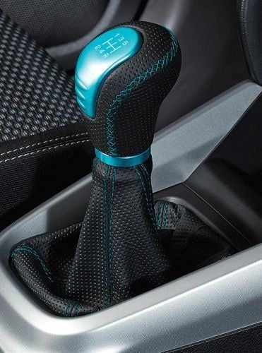 SuzukiVitaraGearKnobTurquoise/Black,6-SpeedMT